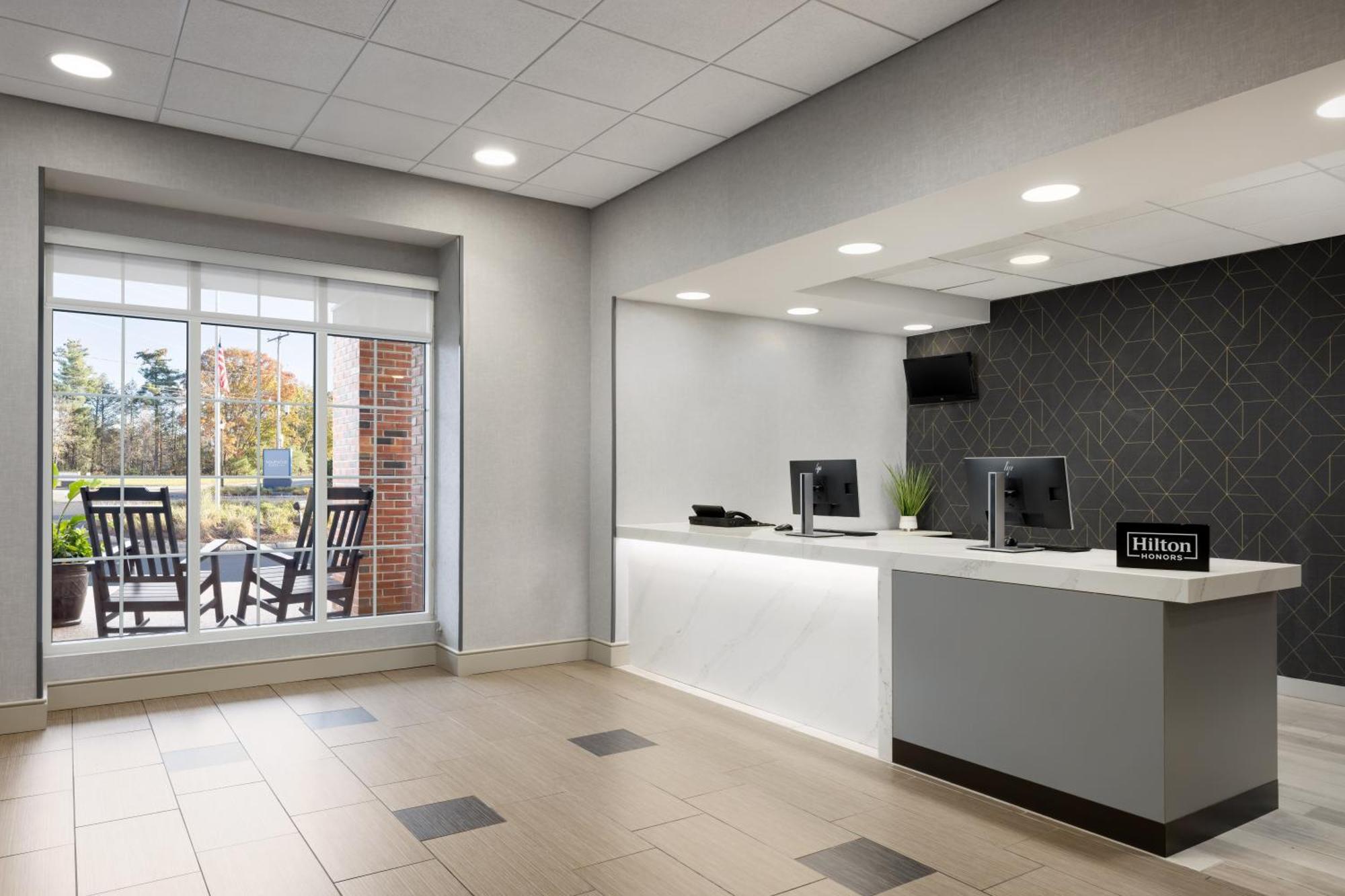 Homewood Suites By Hilton Manchester/Airport Bagian luar foto