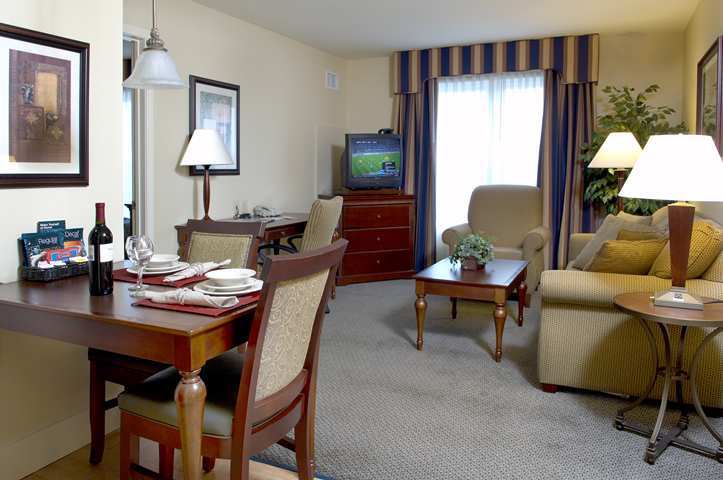 Homewood Suites By Hilton Manchester/Airport Bagian luar foto